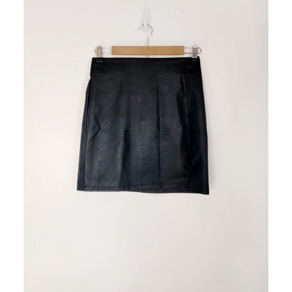 NWT Top Shop Black Faux Leather Split Side Mini Skirt Women's Size 4 - Picture 3 of 9